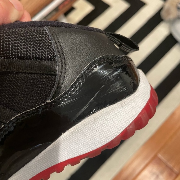 Toddler Nike Air Jordan 11 Retro "Bred" – Size 10C - Picture 12 of 12